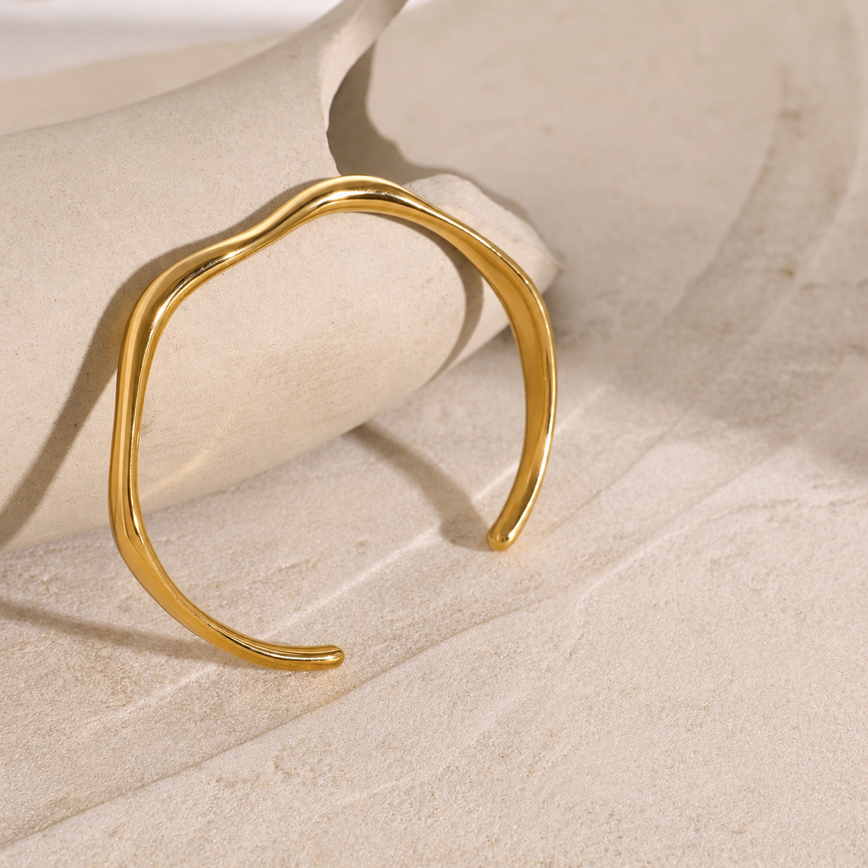 Aurelia Cuff