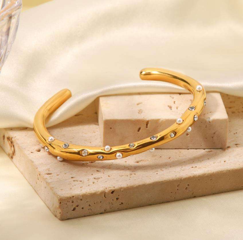 Élodie Pearl Cuff
