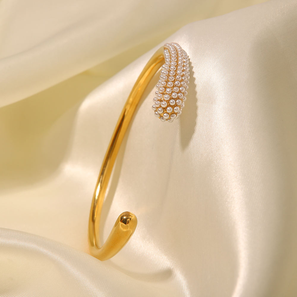 Celest Pearl Cuff