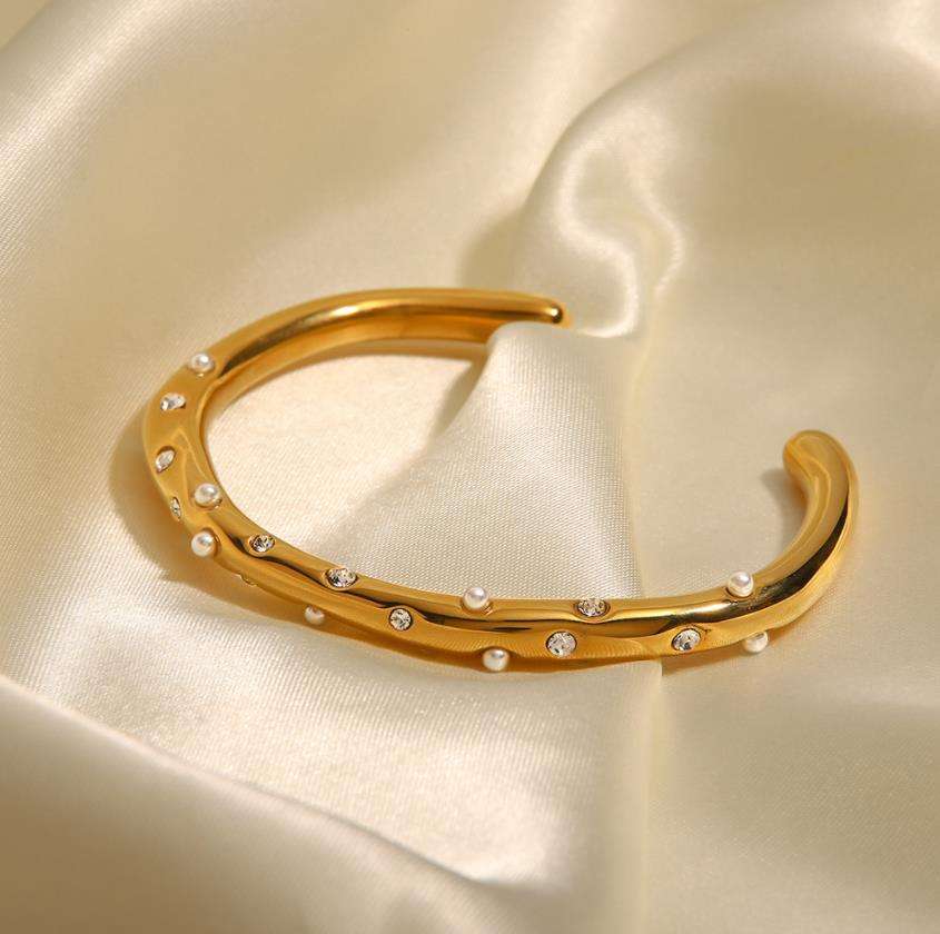 Élodie Pearl Cuff